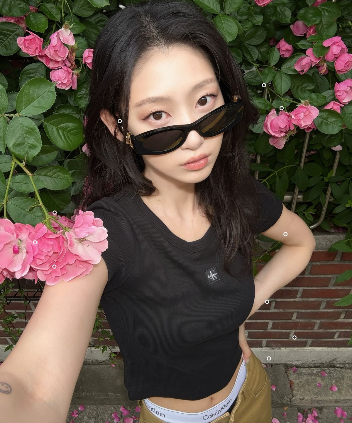 캘빈클라인 진(CALVIN KLEIN JEANS) 여성 우븐라벨 립 베이비 티 47C200G UB1