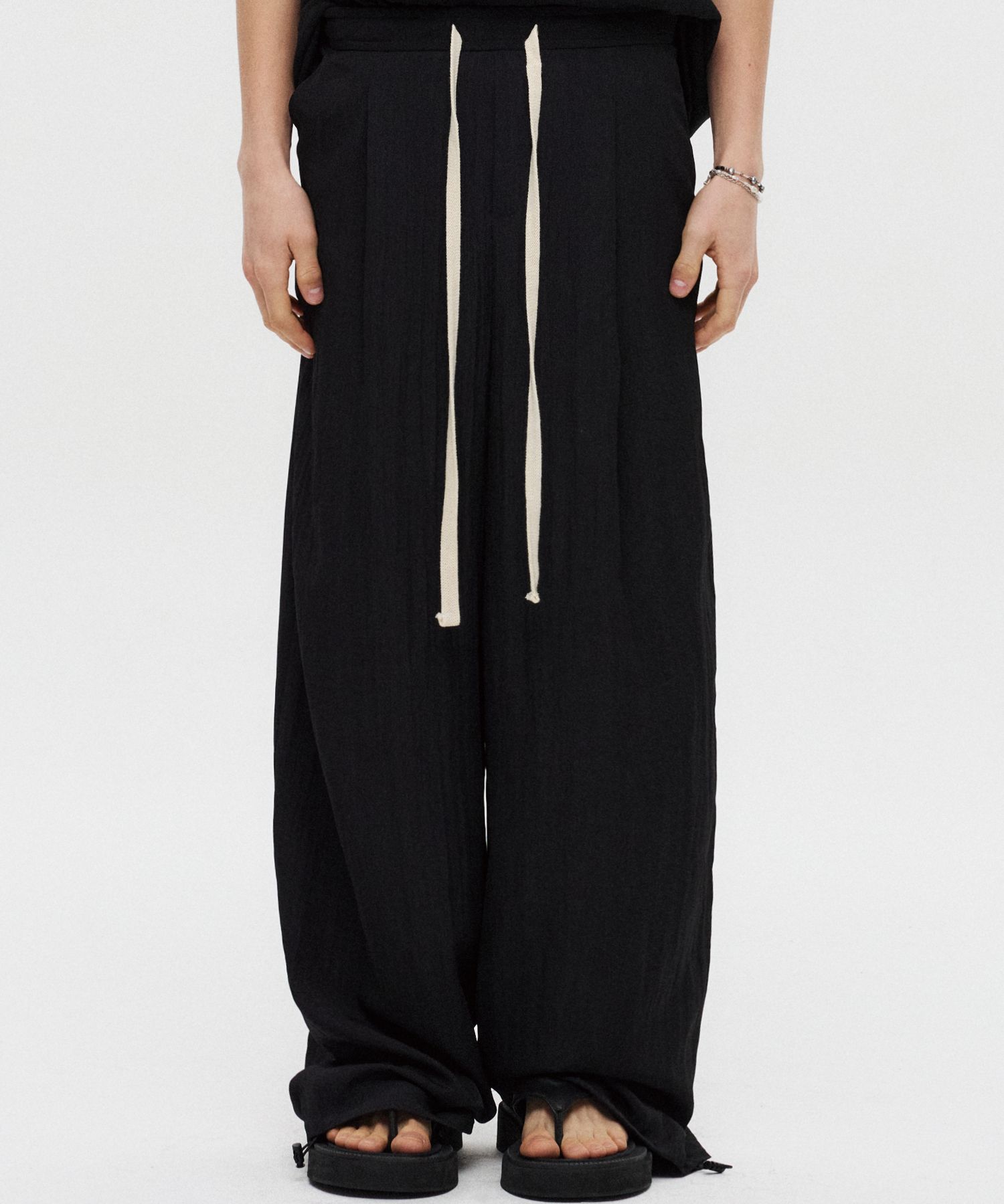 スラックス DNSR Summer one-tuck wide pants 5SH146 MUSINSA | DNSR Summer one-tuck wide pants black