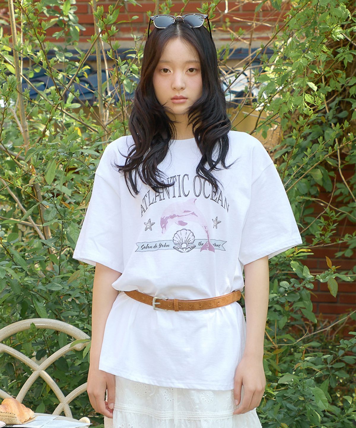 살롱 드 욘(SALON DE YOHN) Pink Dolphin Boxy T_ White