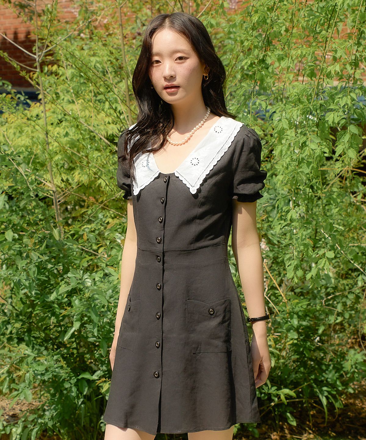 살롱 드 욘(SALON DE YOHN) Lace Collar Linen Puff Shoulder Dress_ Black