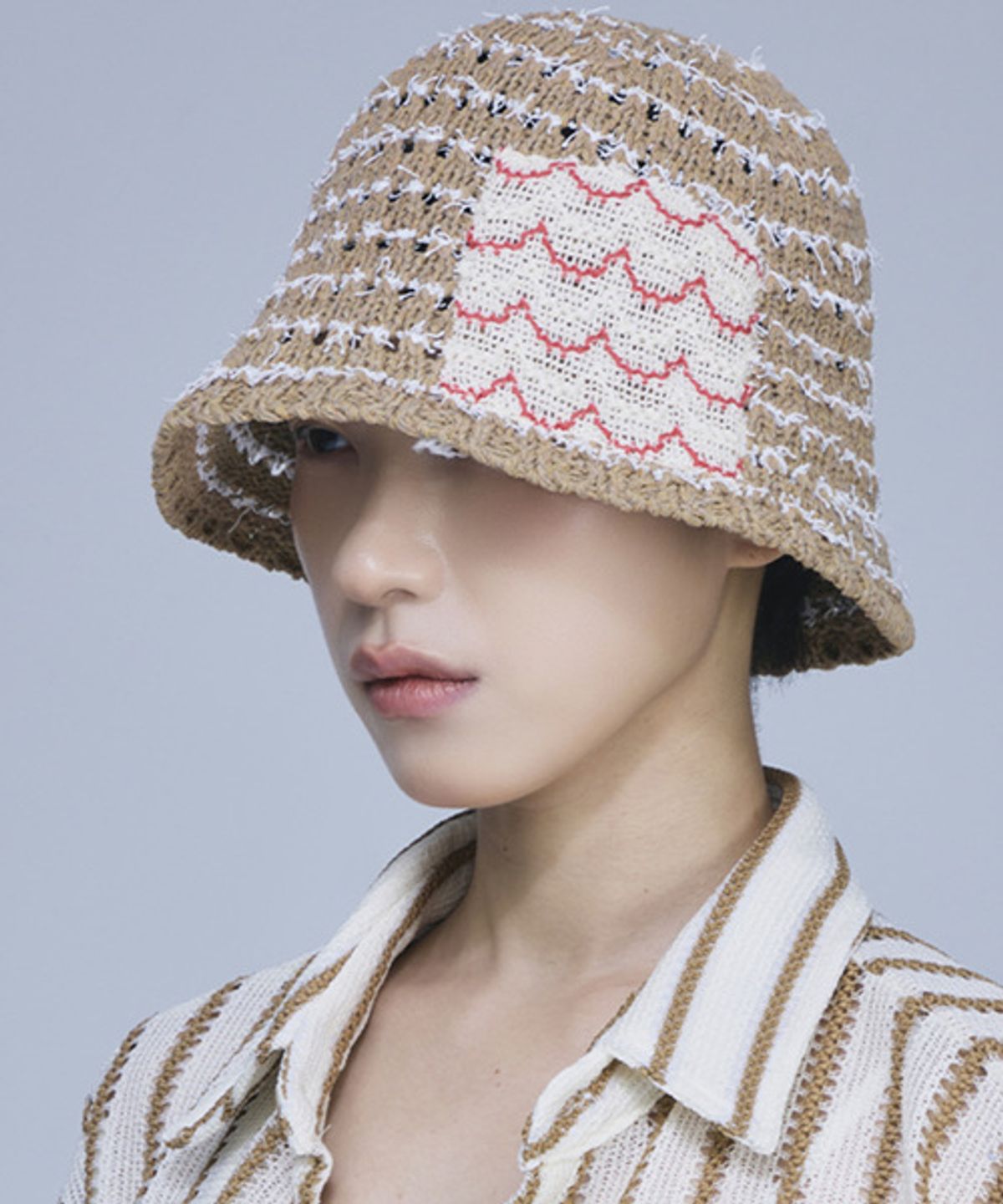 그레이티스트(THE GREATEST) Wave Patch Bucket Beige