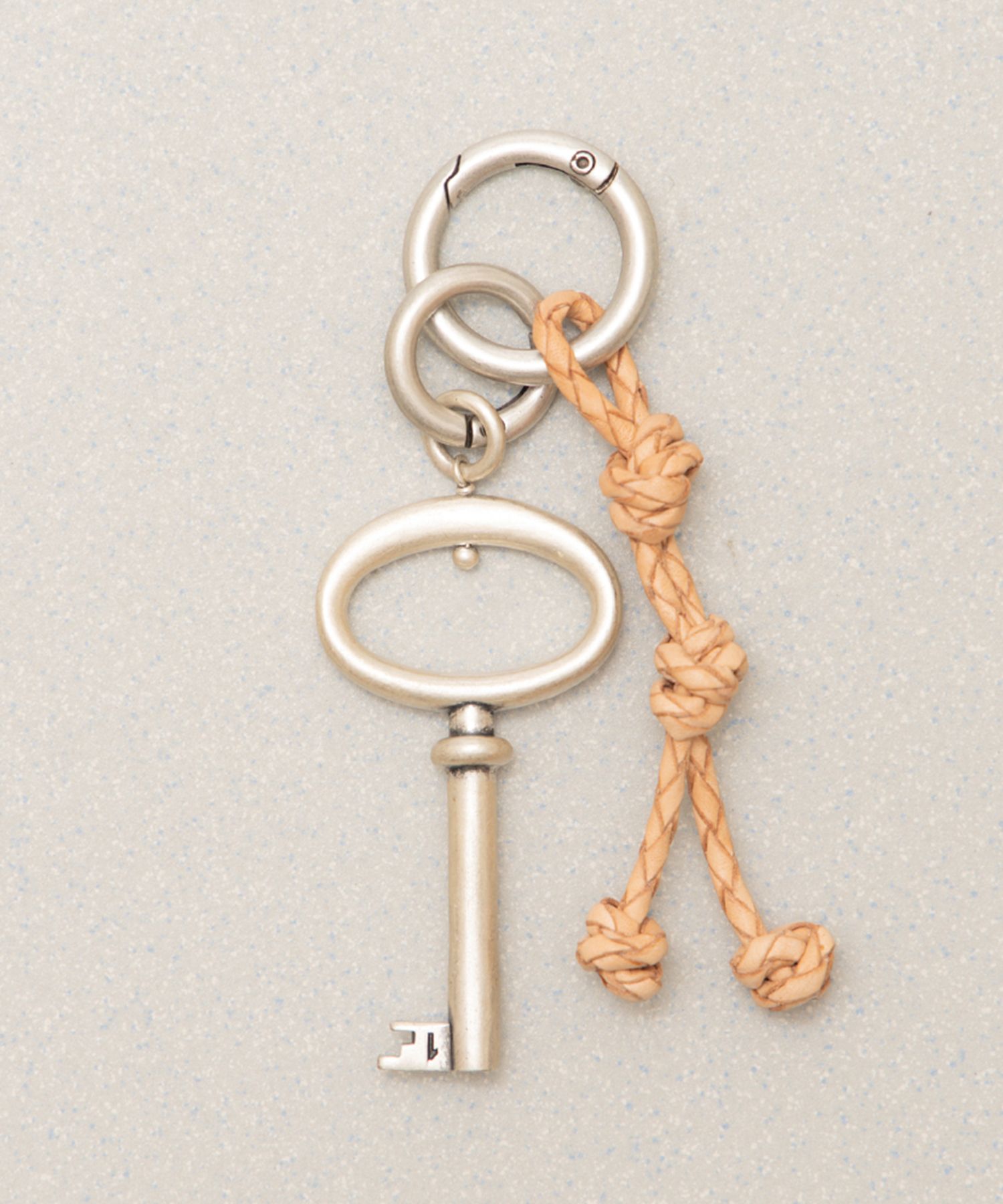 【韓国のみ】 TOWTOW.ARCHIVE Moon Rabbit Keyring Silver MUSINSA | TOWTOW ARCHIVE Ordi Keyring Silver