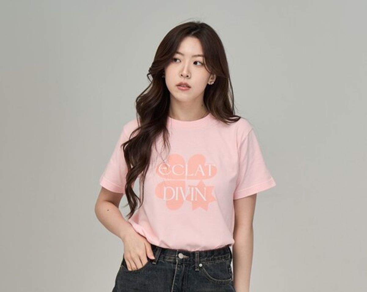 에클라 디뱅(ÉCLAT DIVIN) 피치 핑크 반팔피치 핑크 반팔 티셔츠 Fleur Douce Tee T-Shirt피치 핑크 반팔 티셔츠 Fleur Douce Tee T-Shirt