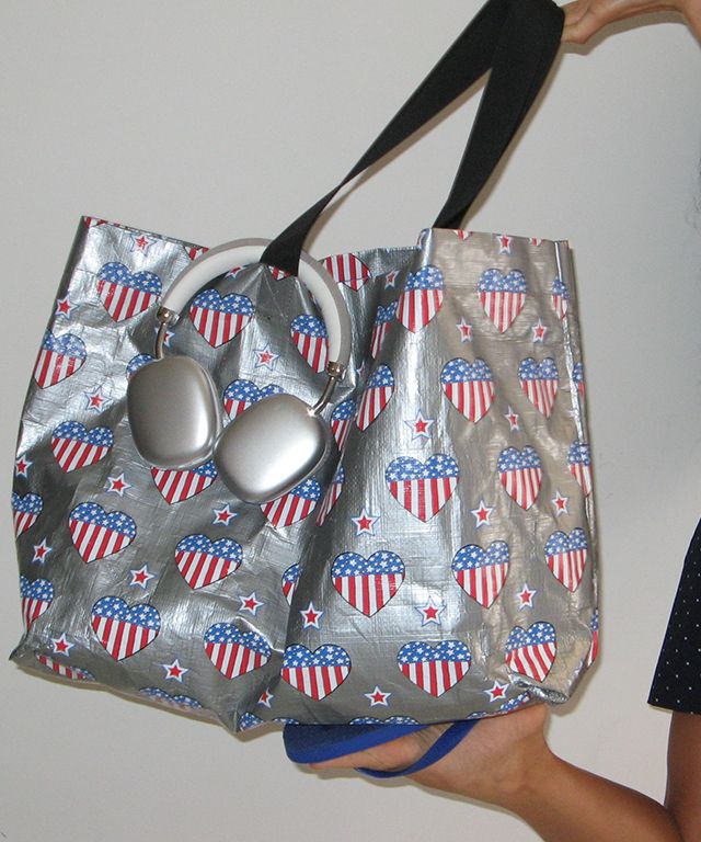MUSINSA公式 | RONRON HEART STAR FLAG TARPAULIN BAG SILVER