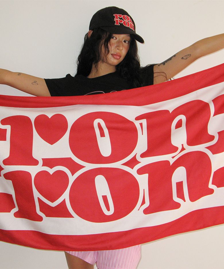 LOGO BEACH TOWEL WHITE RED