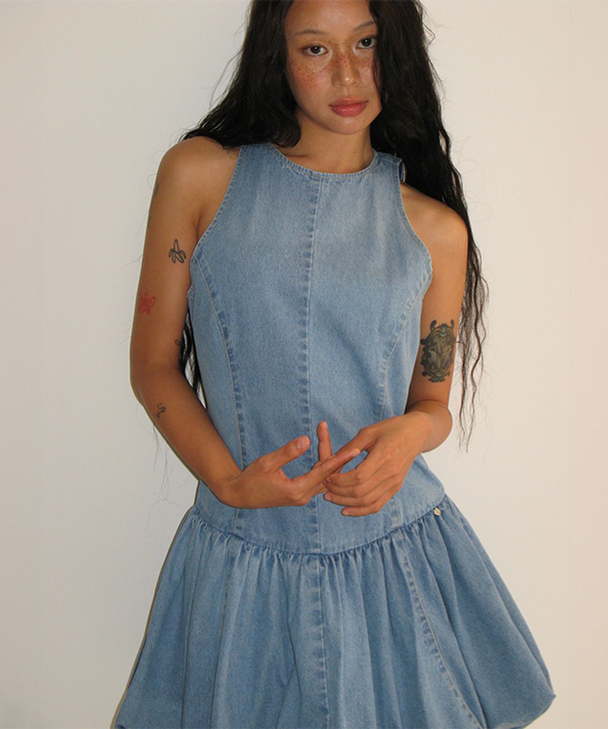 론론(RONRON) PUMPKIN SLEEVELESS DENIM DRESS LIGHT BLUE