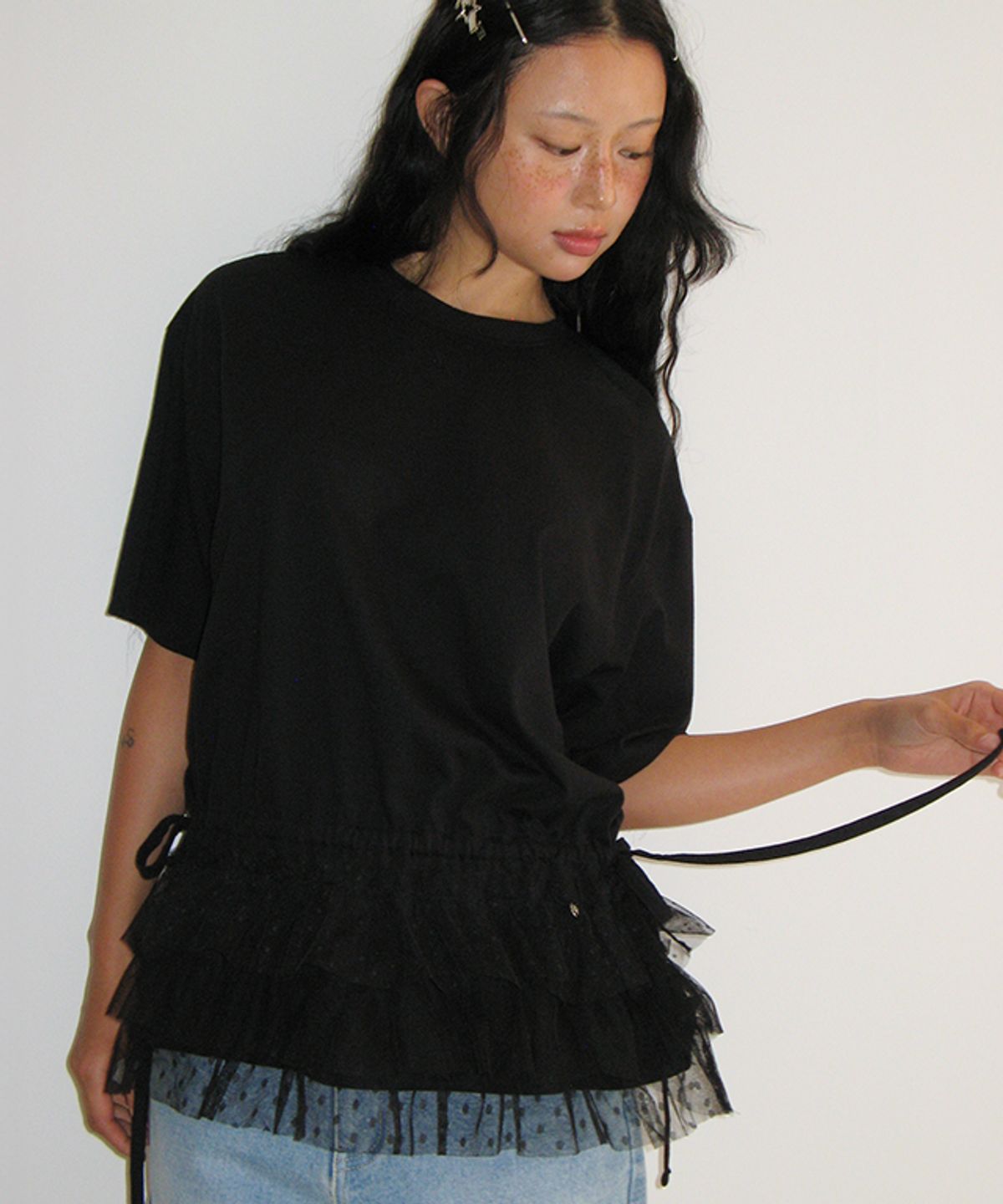 론론(RONRON) DOUBLE LAYERED SHIRRING SHORT T SHIRT BLACK