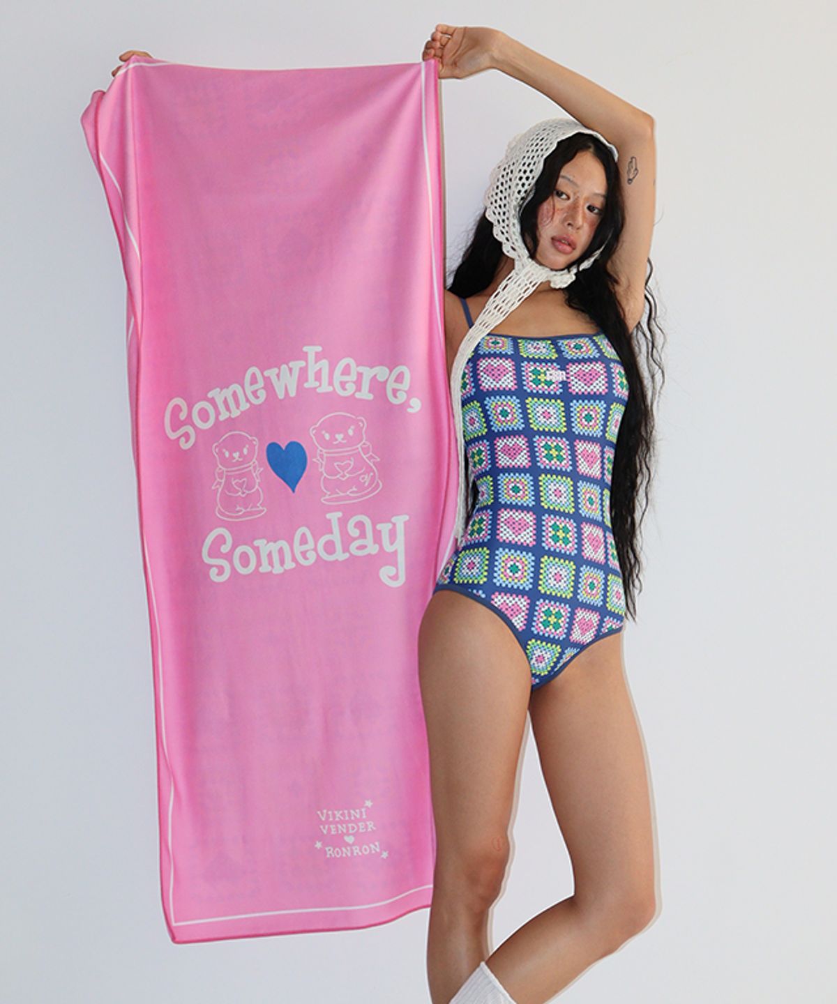 론론(RONRON) [RRxVV] CROCHET REVERSIBLE BEACH TOWEL PINK