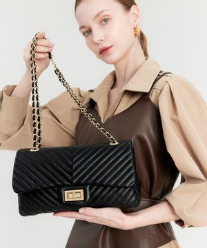 소가죽 V 퀼팅 체인 크로스백 H16H521 블랙