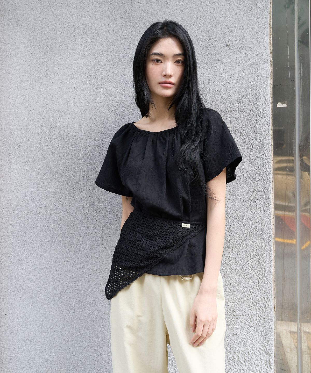 줄리아페페(JULIAPEPE) String Shirring Blouse (Black)