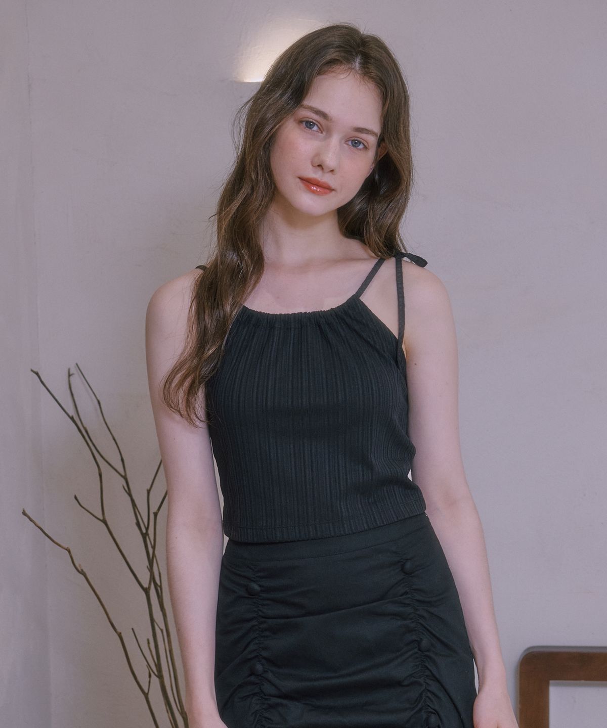 루루슈(LULUCHOU) Ribbon Halterneck Top - BLACK