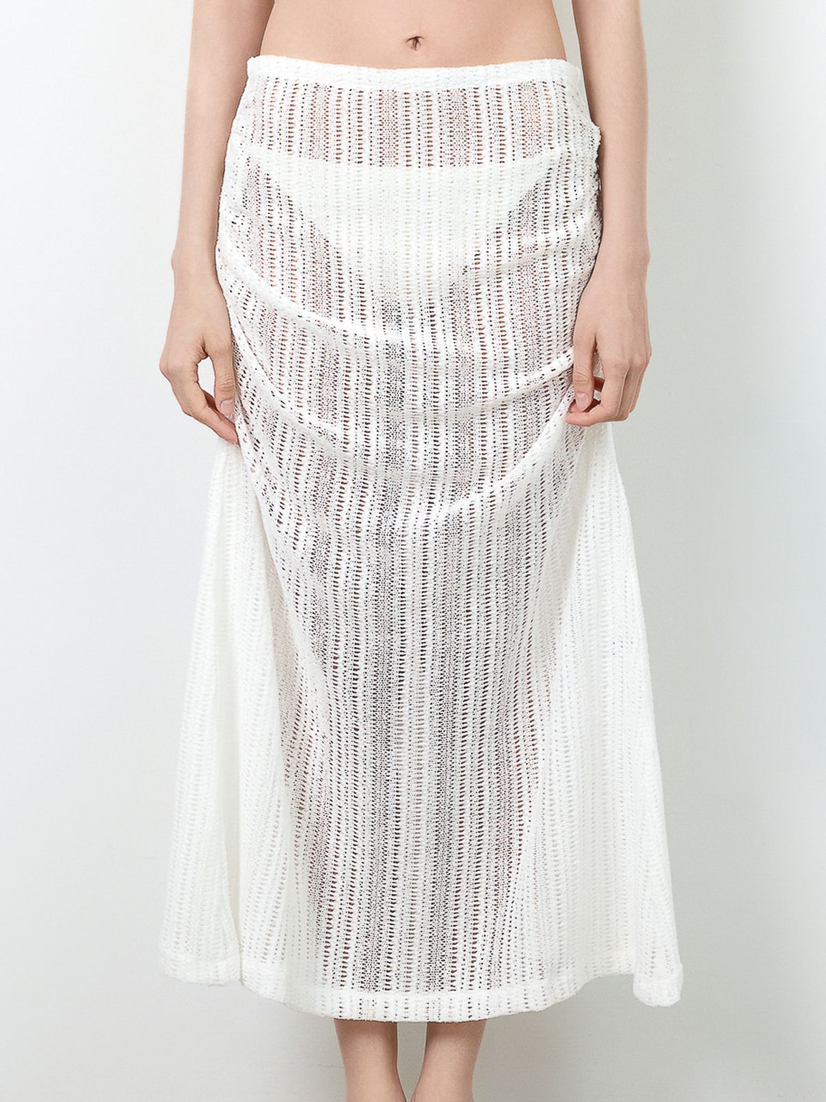 로에(LEAUET) Carmen White Knit Maxi Skirt