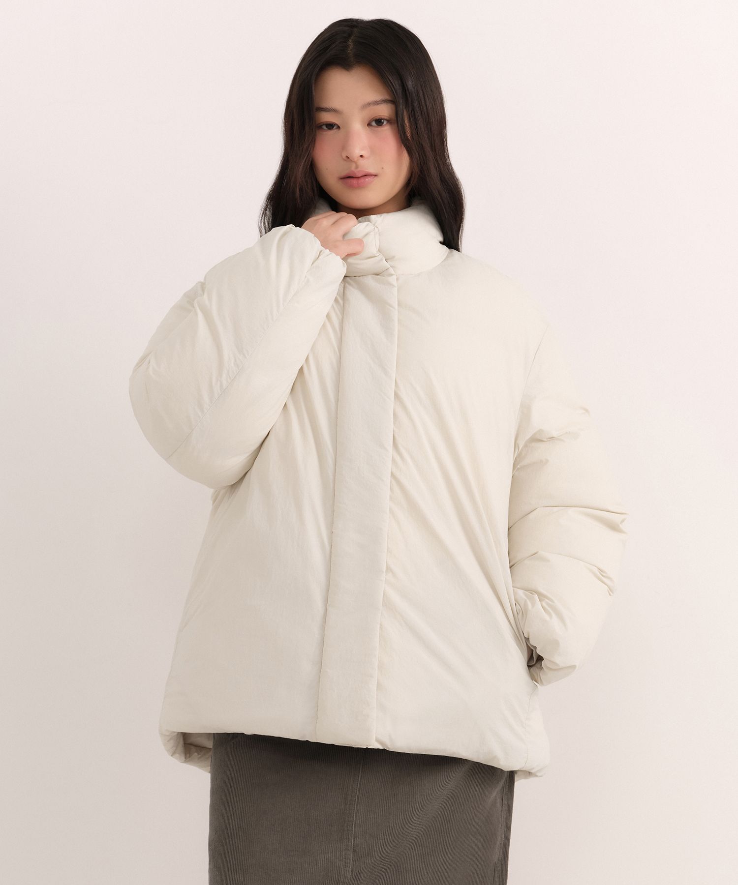 UNDEFEATED ダウンジャケット S クリーム MUSINSA公式 | MUSINSA STANDARD WOMAN ウィメンズハイネックミニマル