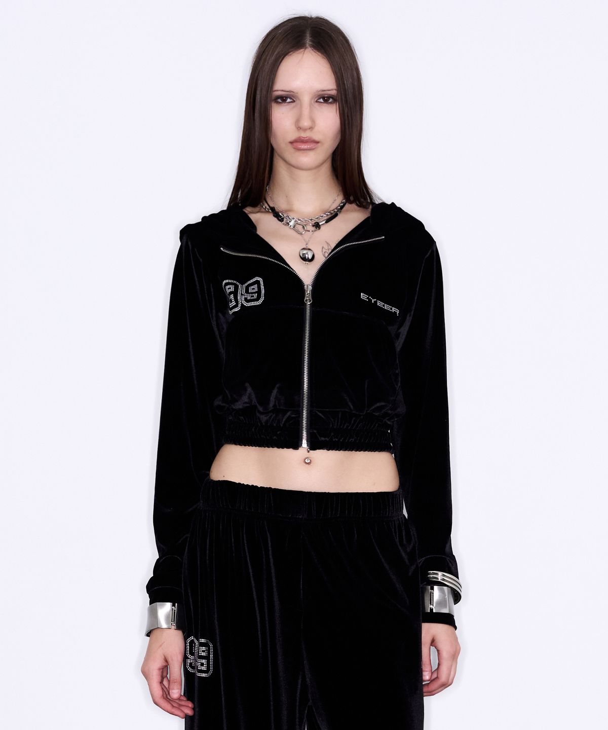 이와이이알(EYEER) Hotfix Velvet Hooded Zip-up - Black