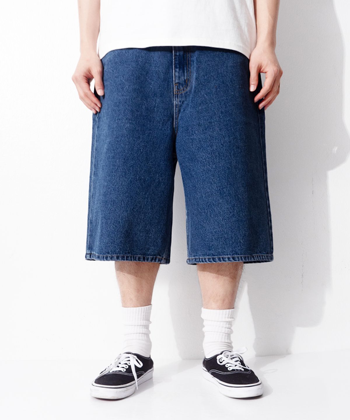 큐티에잇 가먼츠(QT8 GARMENTS) LB Denim Wide Bermuda Shorts (Deep Blue)