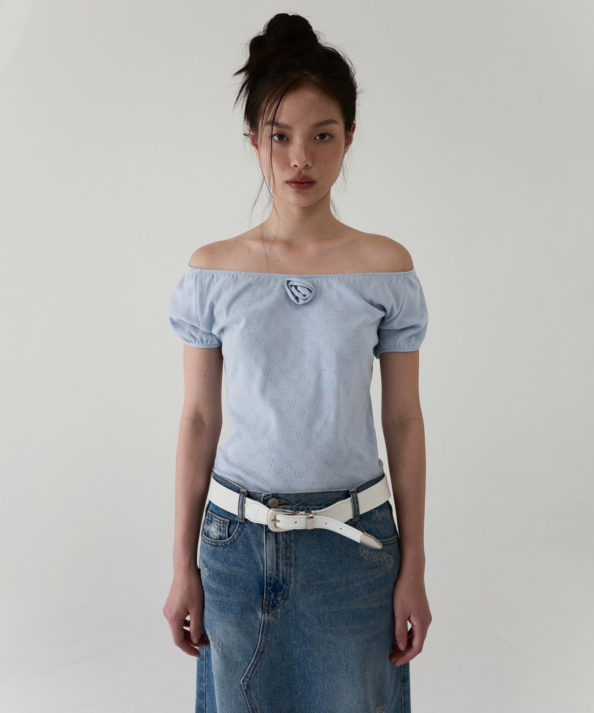 아옵트(AOPT) TWO-WAY ROSE SHIRRING TOP - SKY BLUE