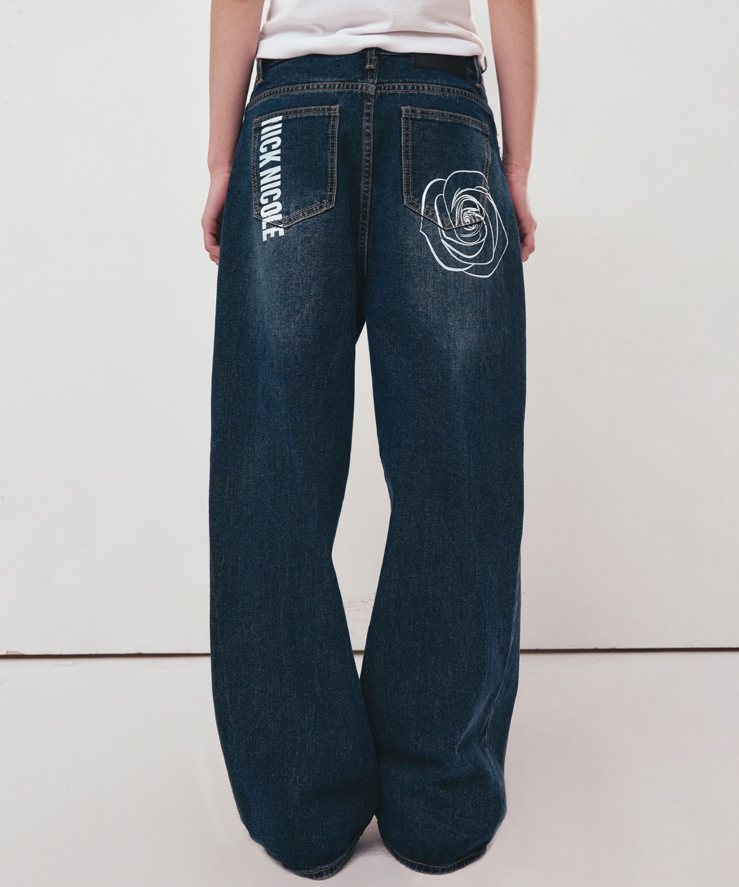 デニム・ジーパン [NICK&NICOLE] NICOLE ROSE PRINTING WASHING DENIM PANTS MUSINSA | NICK&NICOLE NICOLE ROSE PRINTING WASHING DENIM