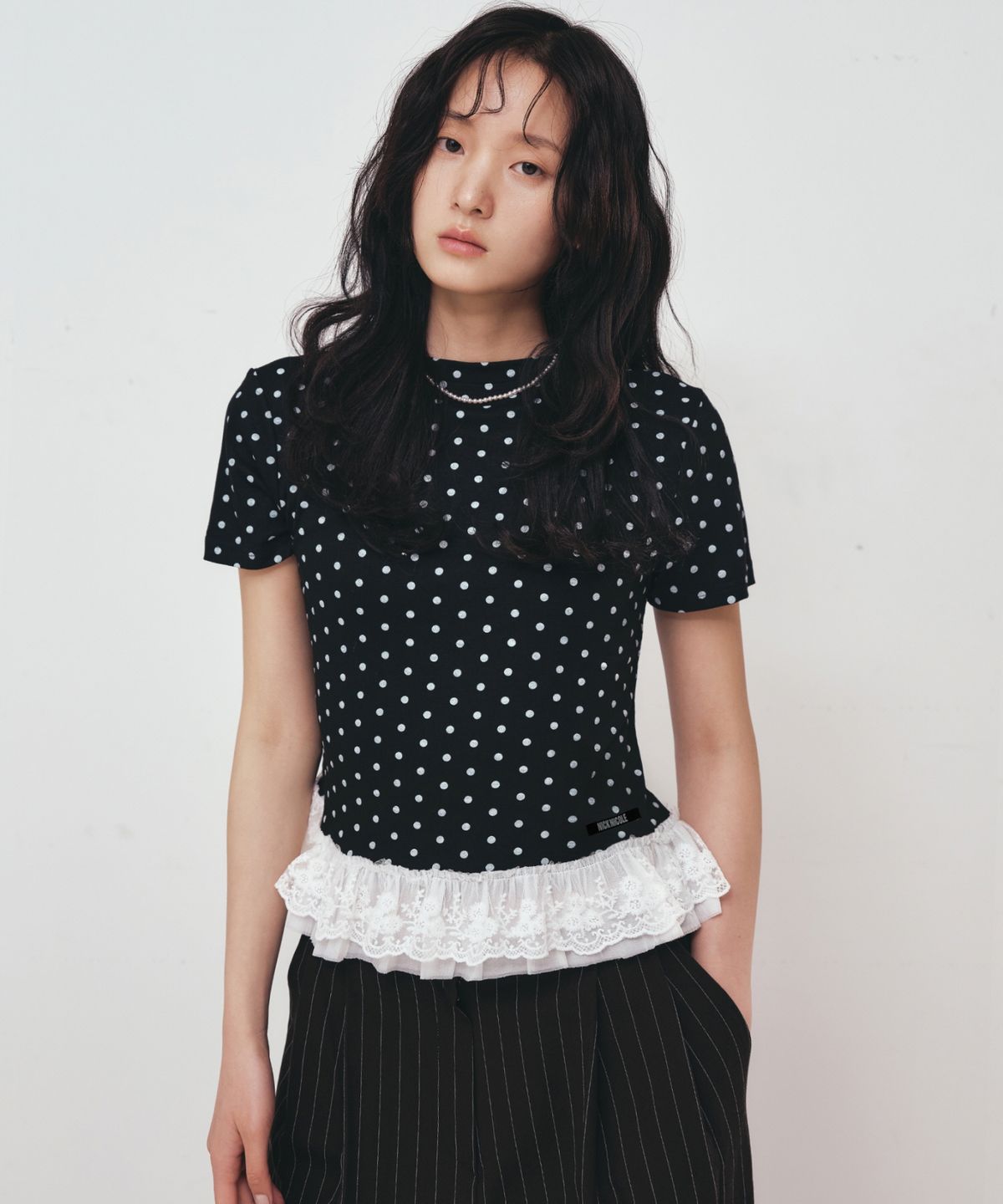 닉앤니콜(NICK&NICOLE) DOTS LACE HALF TOP_BLACK