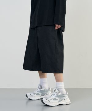 인버티드 플리츠 버뮤다 데님 팬츠 [BLACK]