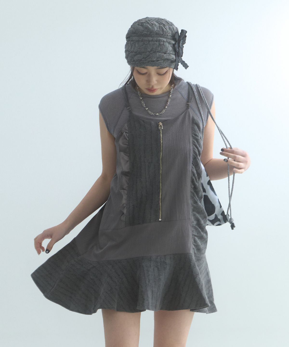 무아르모아(MOIREMOA) Layer Patch Zip-Up Dress-charcoal