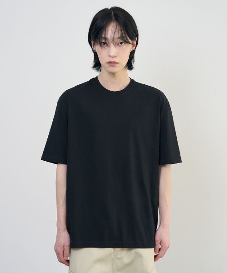 소프트 사이드 슬릿 라운드 티셔츠 [BLACK]