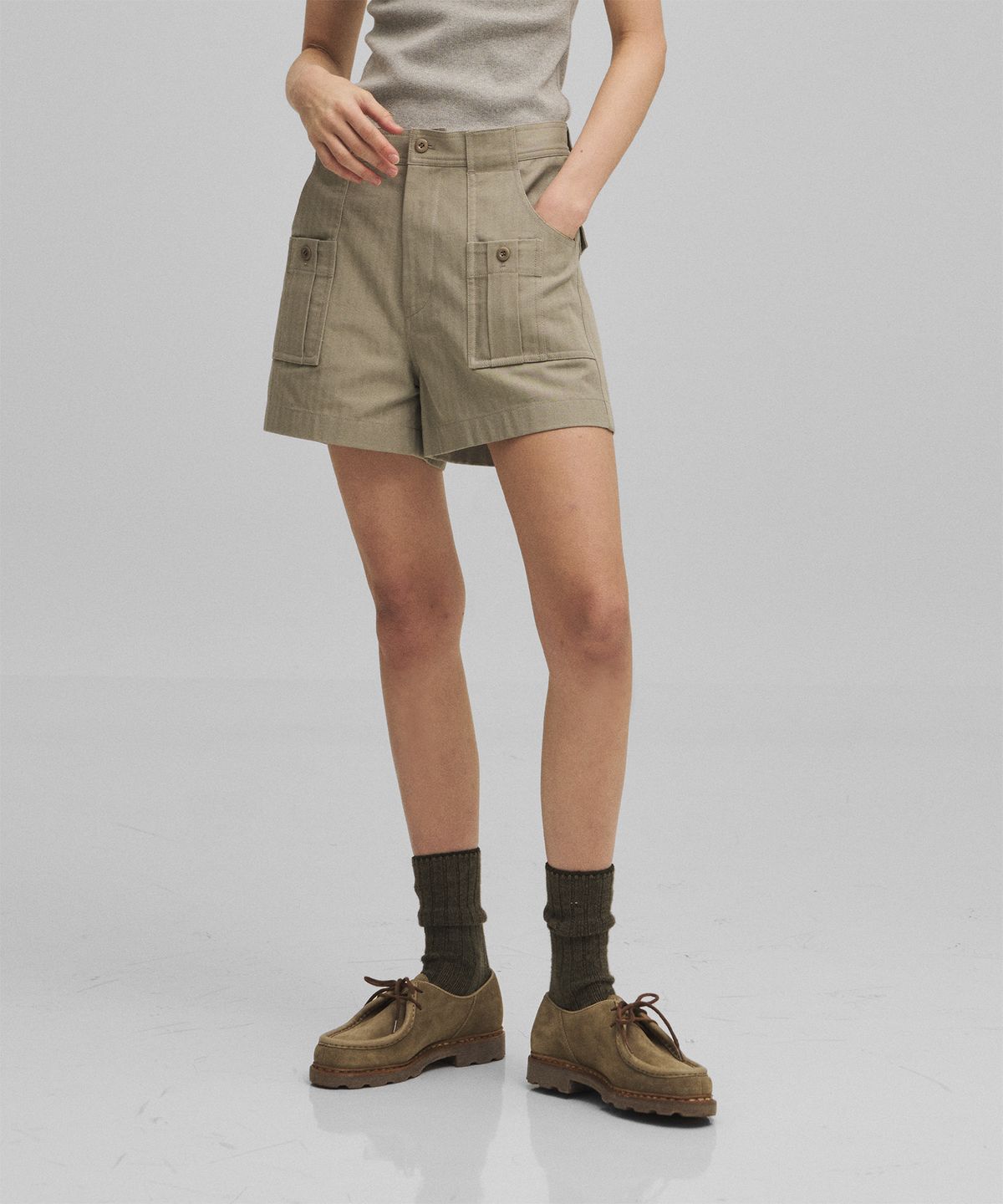 어나더오피스 우먼(ANOTHER OFFICE WOMEN) w. Bush Herringbone Shorts (Khaki Gray)