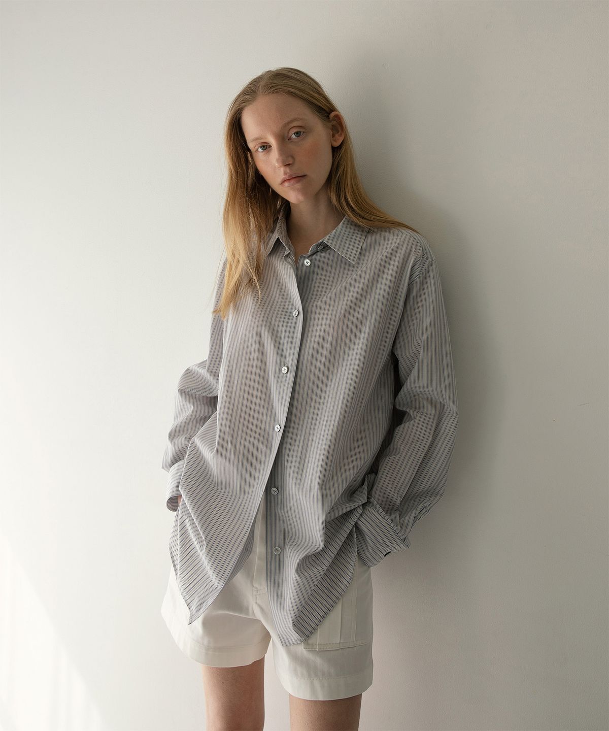 어나더오피스 우먼(ANOTHER OFFICE WOMEN) w. Oversized Stripe Shirt (Gray-Blue)