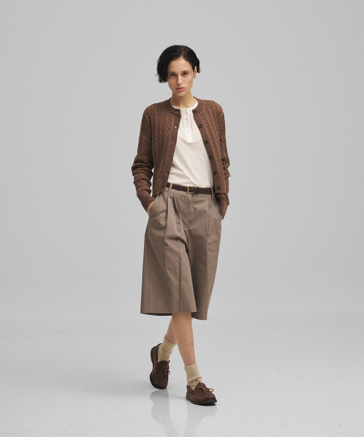 어나더오피스 우먼(ANOTHER OFFICE WOMEN) w. Officer Bermuda Pants (Dark Mink)