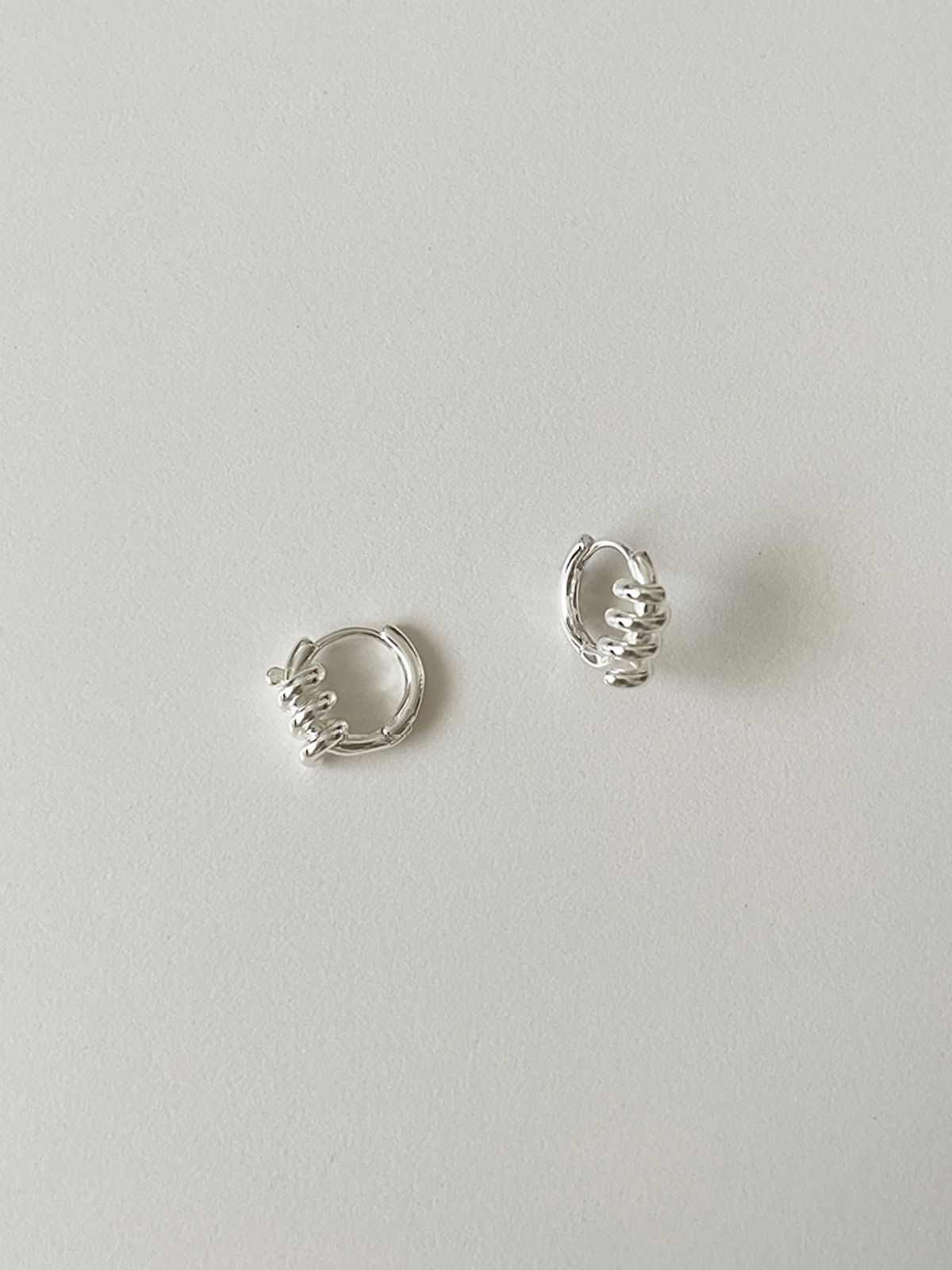엘리오나(ELYONA) ELA 02 Earrings 원터치 꼬임 귀걸이
