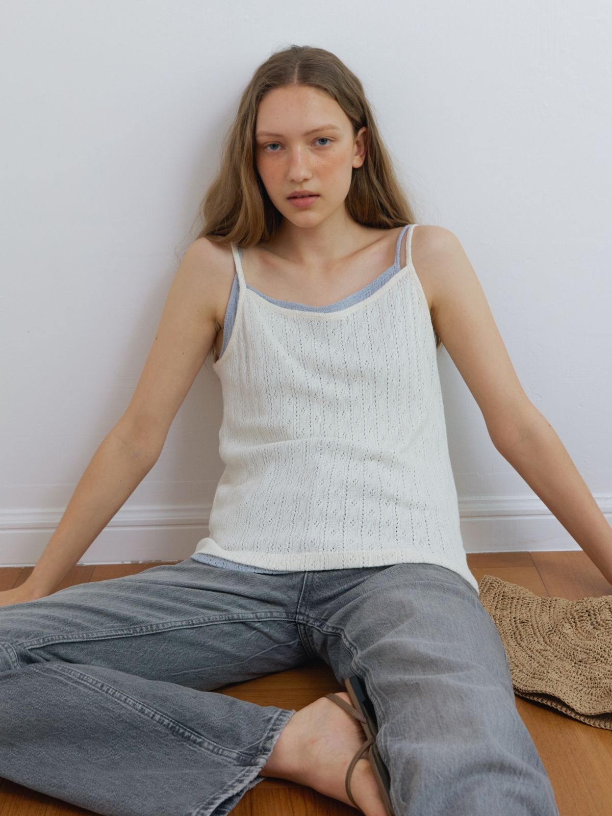 어나우트(UNNOUT) CROCHET SLEEVELESS SHIRT CREAM
