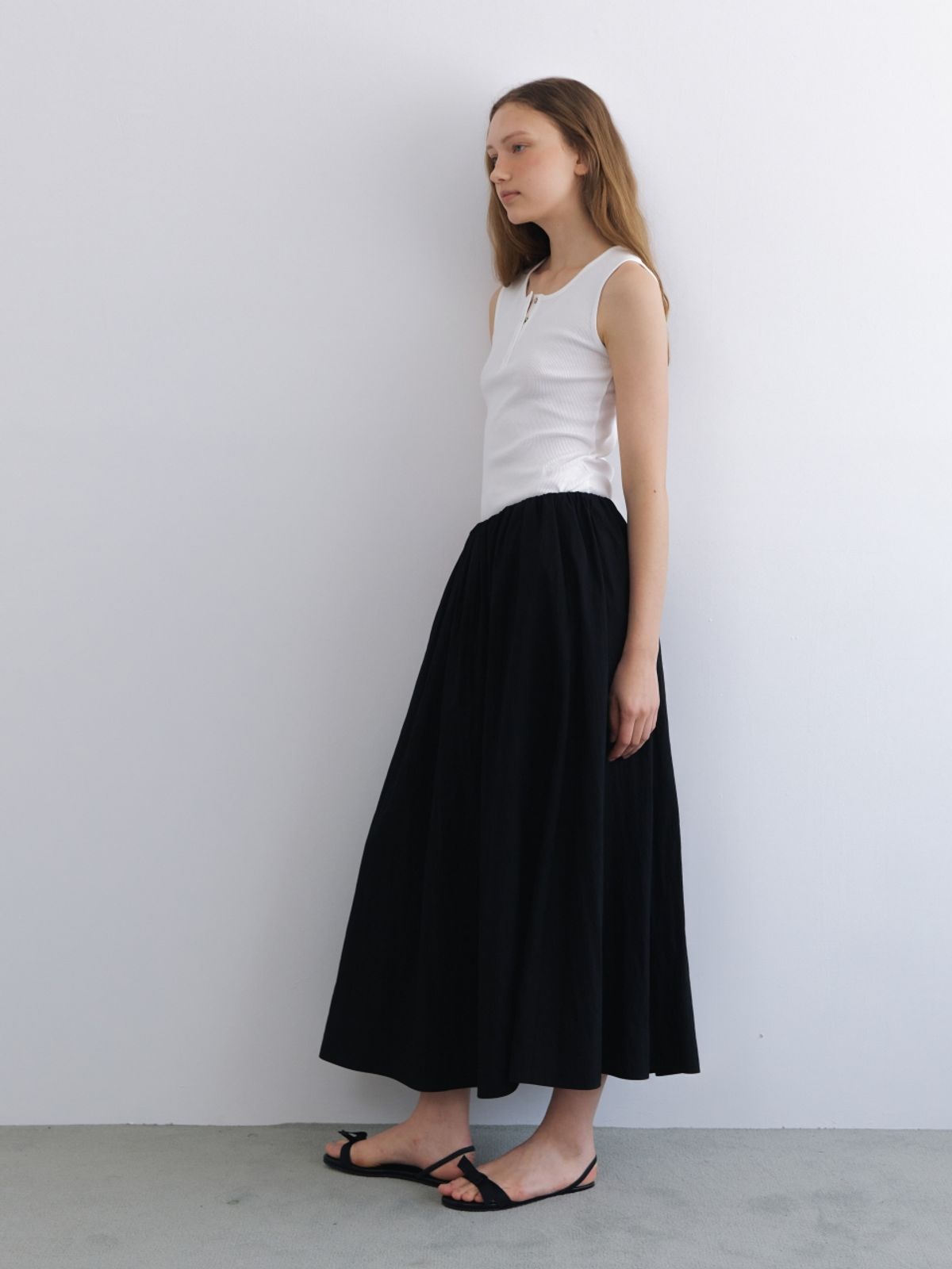 어나우트(UNNOUT) MAXI FULL SKIRT BLACK