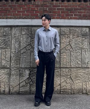 이지케어 핀 스트라이프 슬림핏 셔츠 블랙 YEESBS178BK