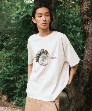 디케이즈 그래픽 티셔츠 (화이트)