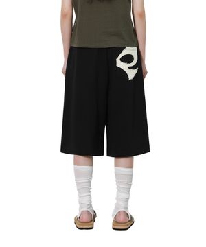 PCE APPLIQUE BERMUDA SWEAT PANTS (BLACK)