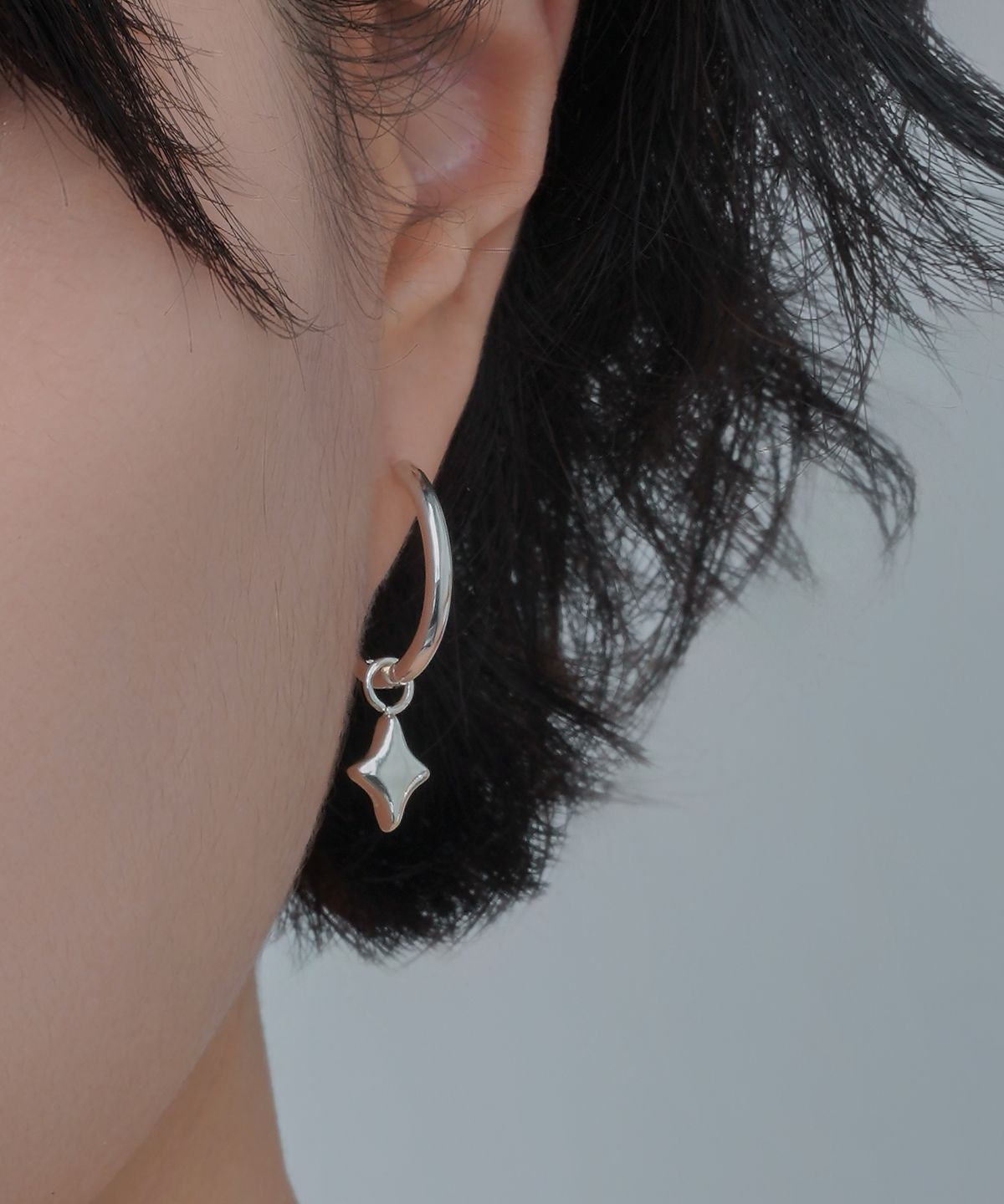 포스트루드(POSTLUDE) [SILVER] STAR DROP HOOP EARRINGS