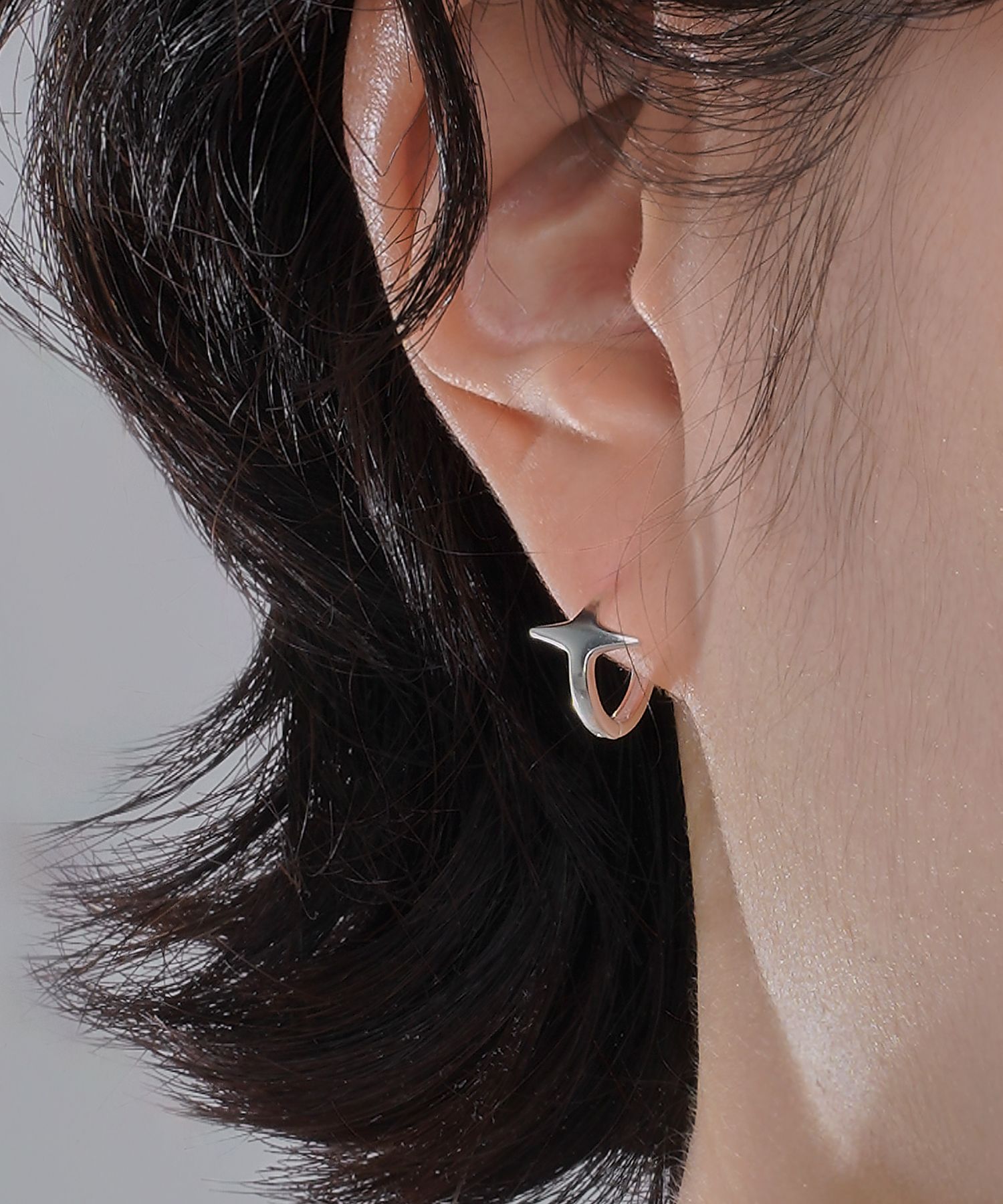 MUSINSA公式 | POSTLUDE [SILVER] FLAT STAR HOOP EARRINGS