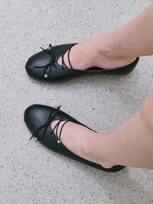 BPP25207 실버볼 크로스 스트랩 플랫