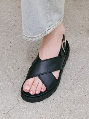 BPS25002 크로스 스트랩 레인 샌들