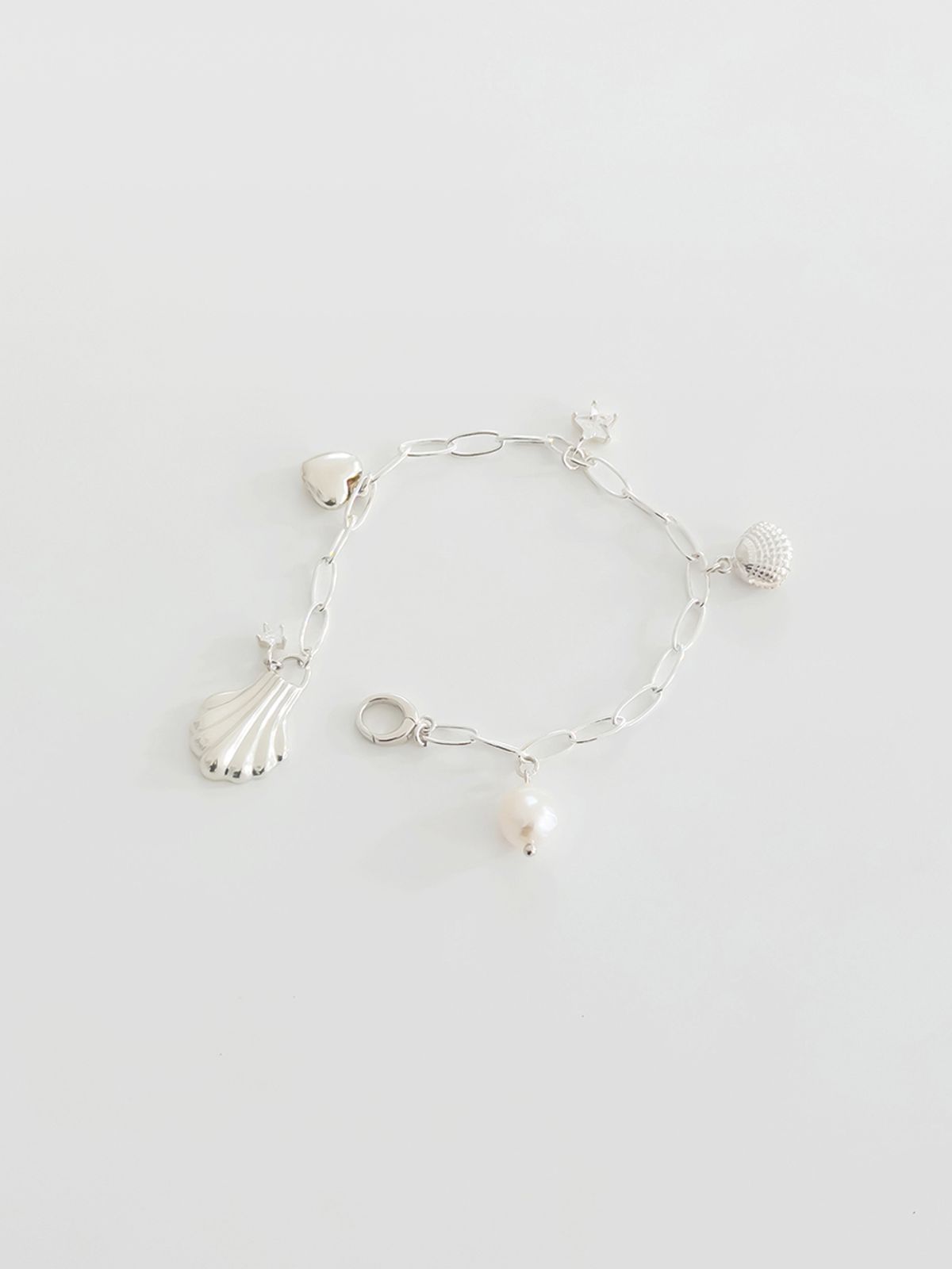 스틸 인스턴트(STILL INSTANT) Shell Story Charm Bracelet