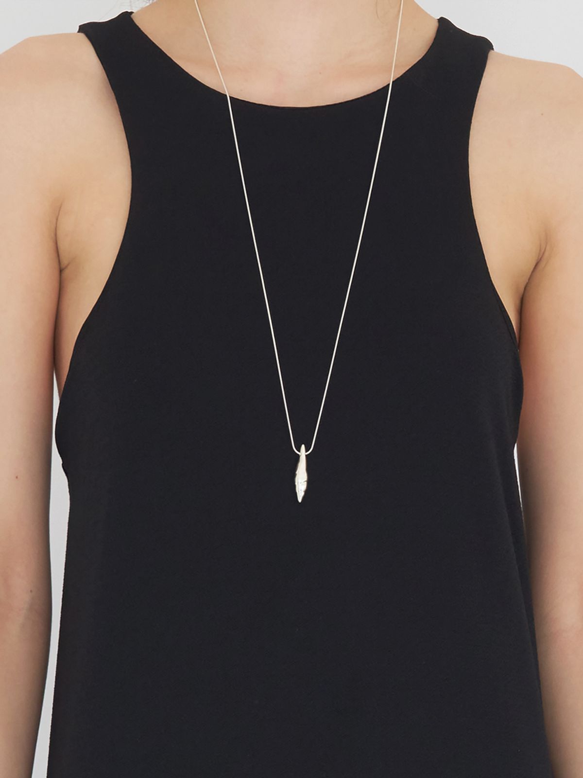 스틸 인스턴트(STILL INSTANT) Horn Shell Necklace