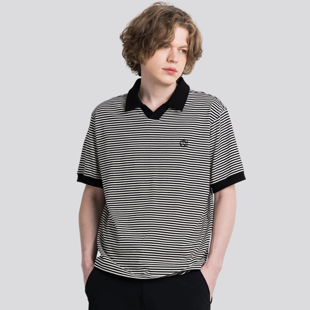 커스텀어스(CUSTOMUS) 카라배색 스트라이프 남자 반팔 카리티셔츠 CXS25MKKT605 BLA