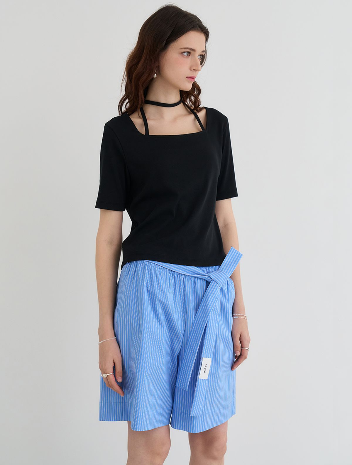르이엘(LE YIEL) Square Neck String T-Shirt_Black 스퀘어 넥 스트링 티셔츠_블랙