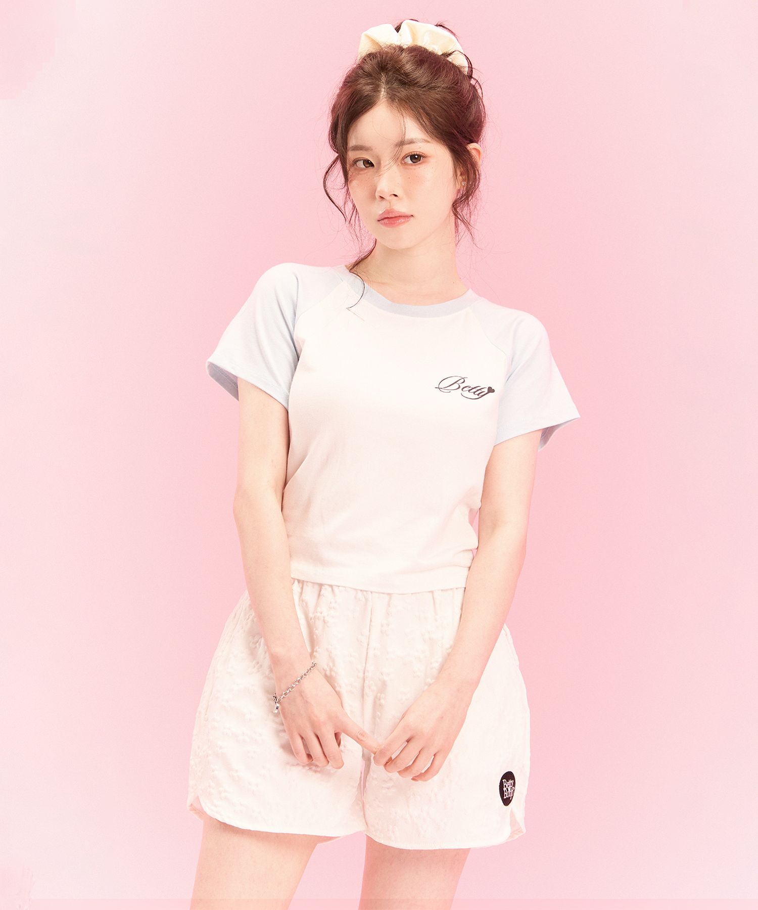 Tシャツ・カットソー ULKIN CANVAS Betty Boop Days Raglan Short Sleeve T-Shirt Whi MUSINSA | ULKIN CANVAS Betty Boop Days Raglan Short Sleeve T