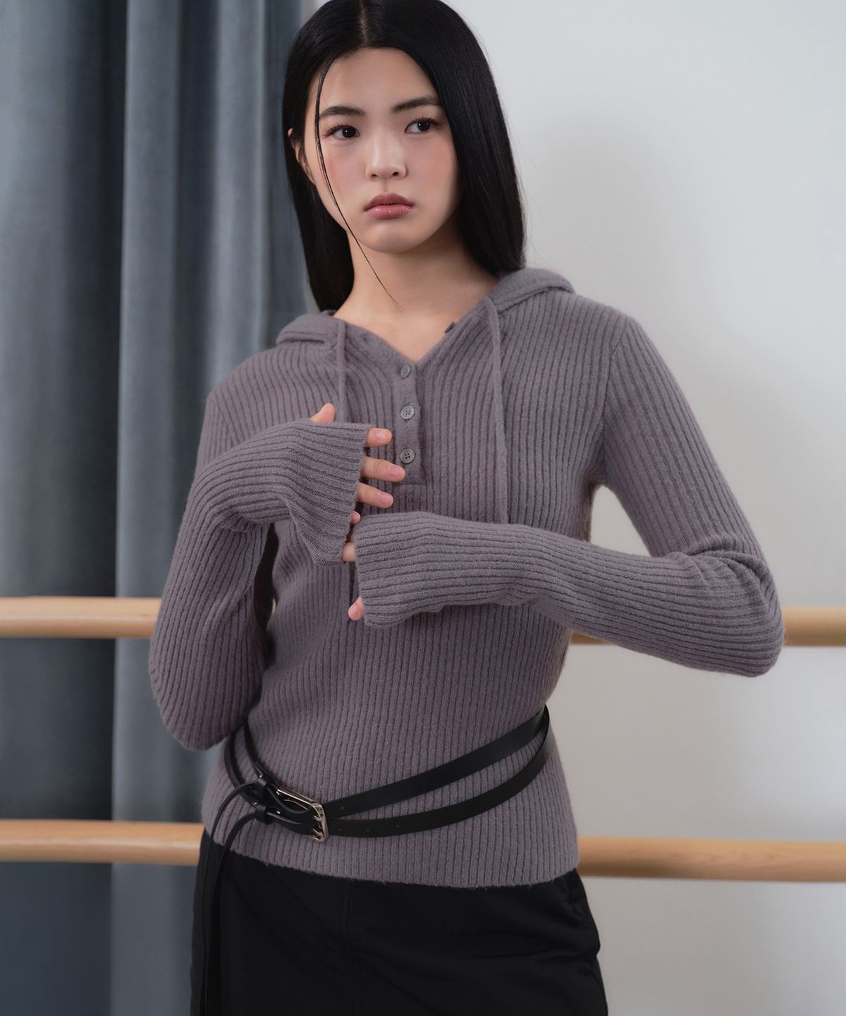 무신사 스탠다드 우먼(MUSINSA STANDARD WOMAN) 우먼즈 소프트 부클 슬림 후디드 니트 [퍼플 그레이]