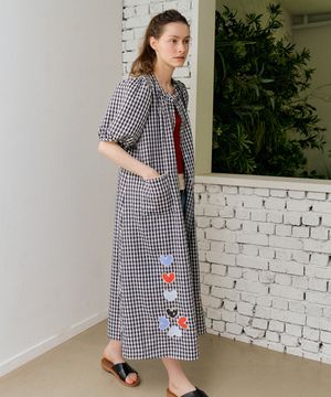 [ADULT] 릴리 패치 체커 로브 원피스_블랙