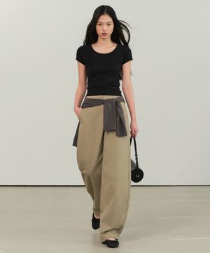 우먼즈 커브드 치노 팬츠 [베이지]