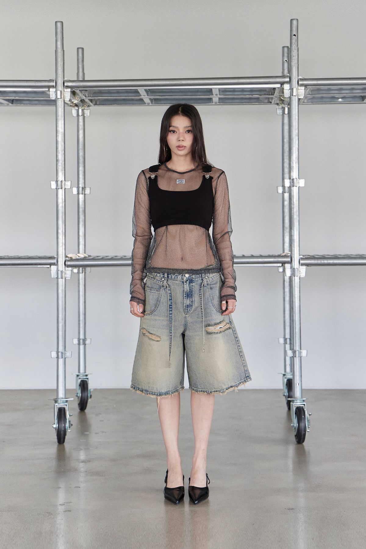 노 엑스트라 터치(NO EXTRA TOUCH) Sheer Layered Tee (Black) / 25SMTS002BK
