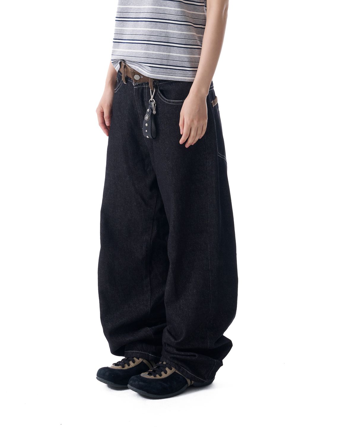 아캄(AAKAM) Waist Contrast Denim Pants (Black)