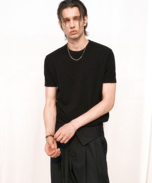 실키 크루넥 하프 니트 (블랙)