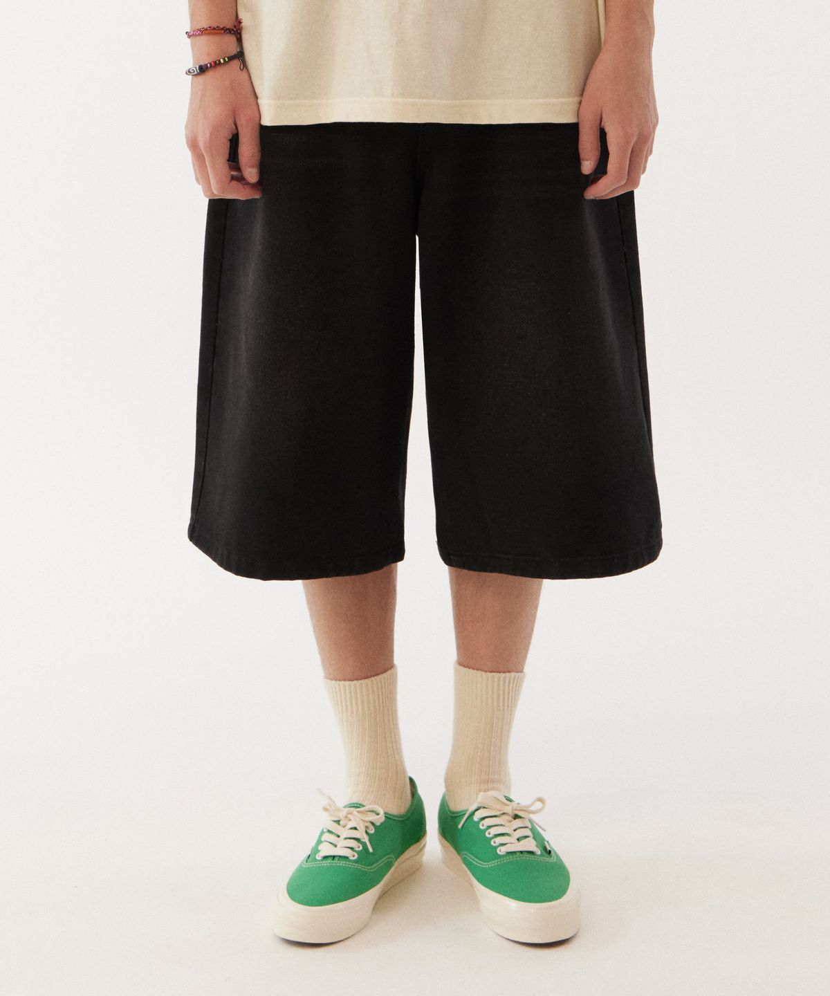 골든선샤인(GOLDEN SUNSHINE) Washed denim bermuda pants_Black